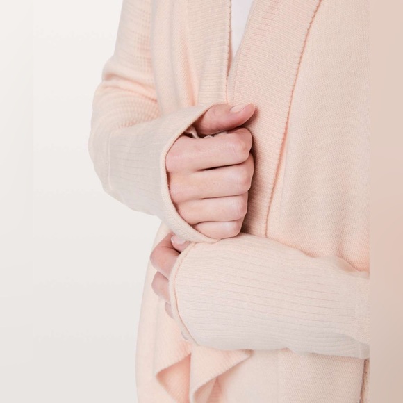 SOLD🚨LULULEMON✨GUC SILKY SOFT✨ Find Your Calm Wrap✨Chantilly✨Size 4 - Picture 5 of 16